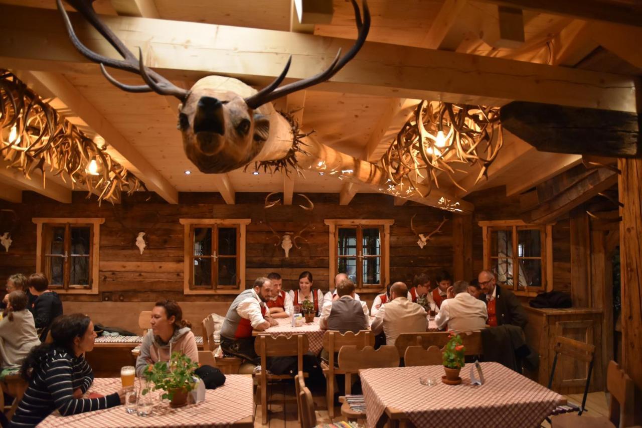 Gasthof Zacherlbraeu Fusch an der Glocknerstraße Zewnętrze zdjęcie